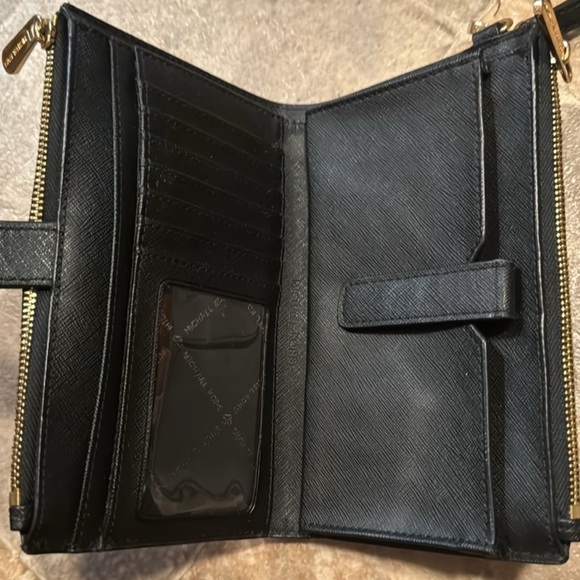 Michael Kors Wallet Wristlet - Picture 3 of 3